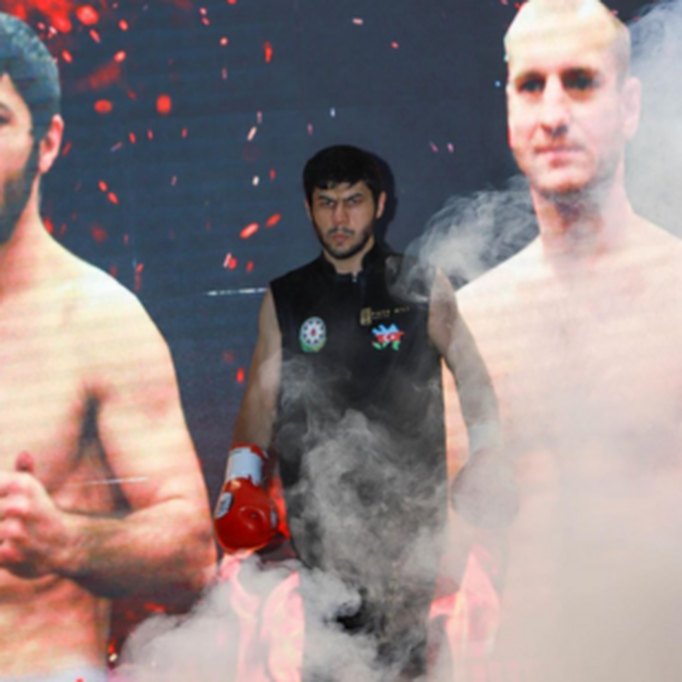 İsmət Quliyev döyüş gecəsində ringə çıxışda